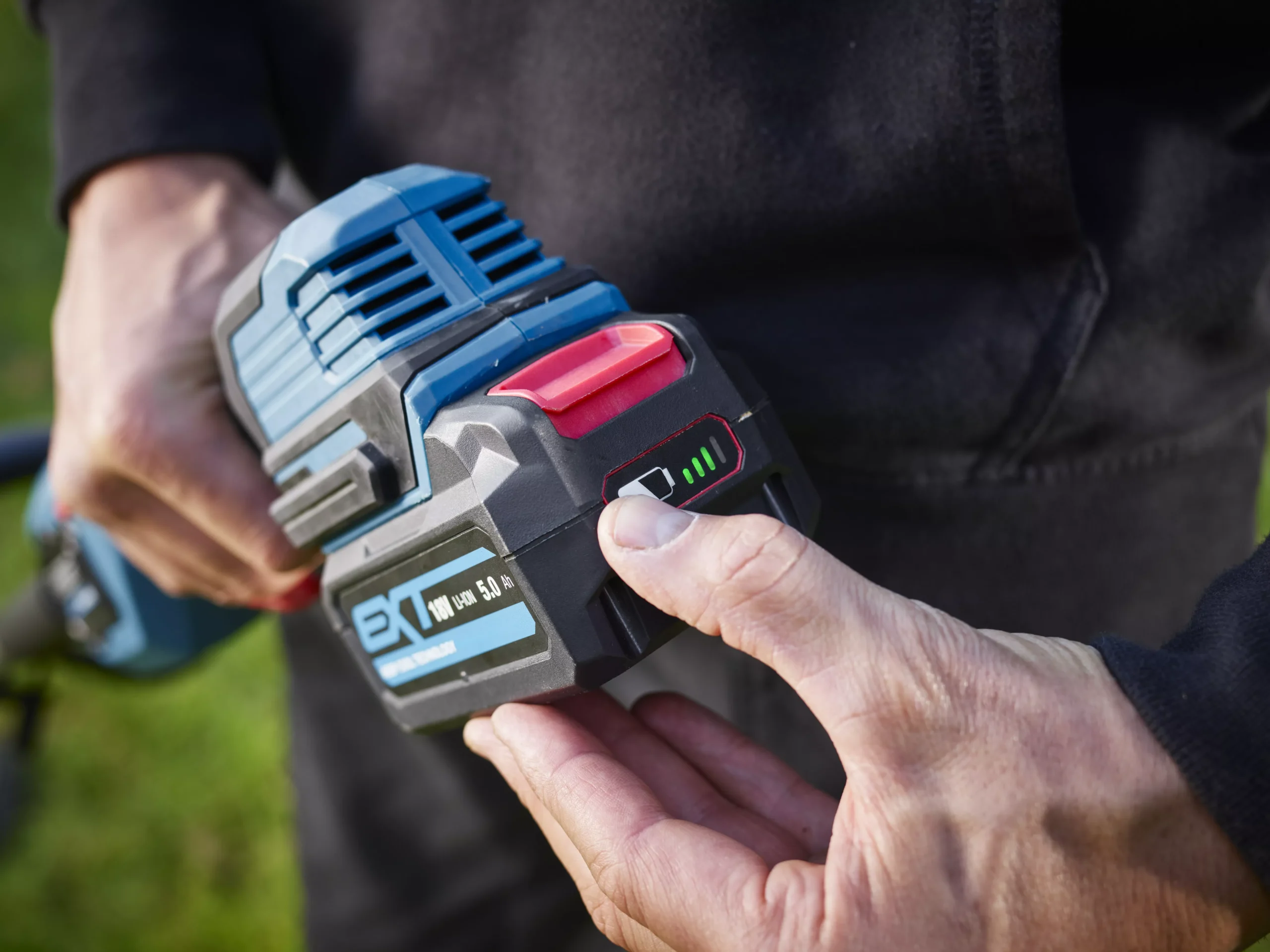 Erbauer 300mm Cordless Grass Trimmer EGT18-Li - KIT - Image 10