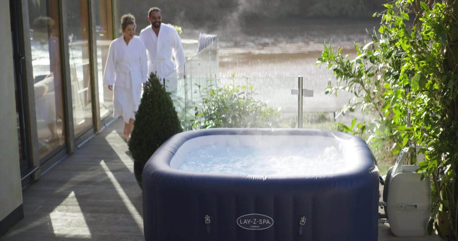 Lay-Z-Spa Hawaii Airjet 6 Person Inflatable Hot Tub - Image 2