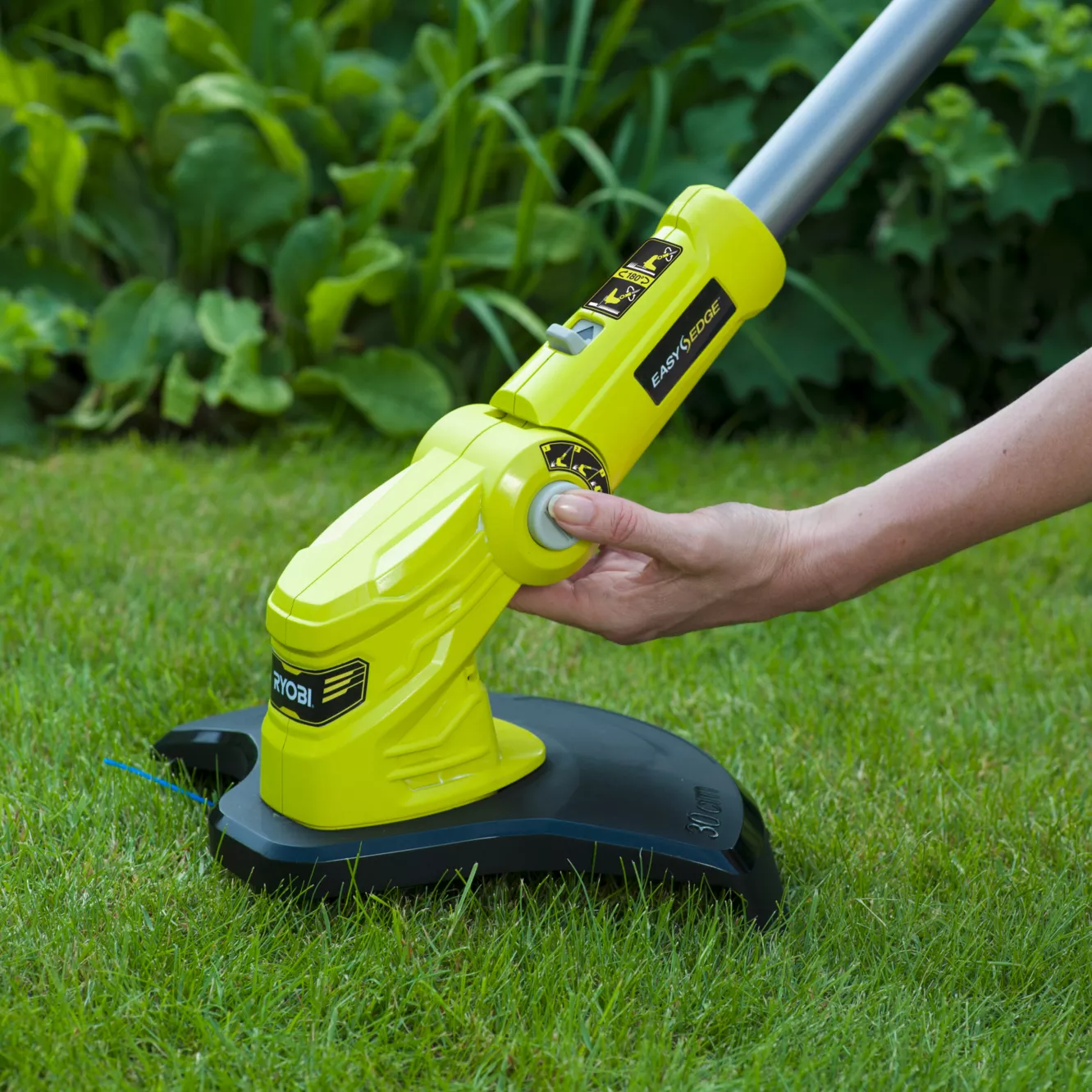 Ryobi ONE+ 18V 300mm Cordless Grass Trimmer RLT183220S - Image 3