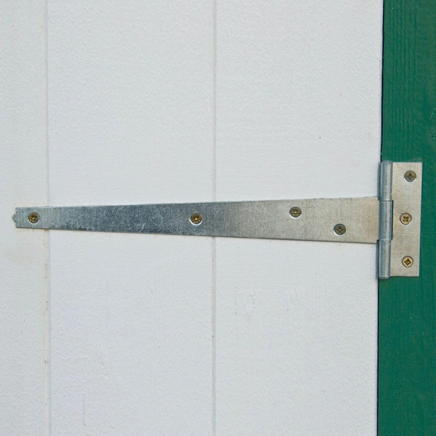 Shire 6x4 Pent Dip Treated Shiplap Wooden Shed With Floor - Image 4