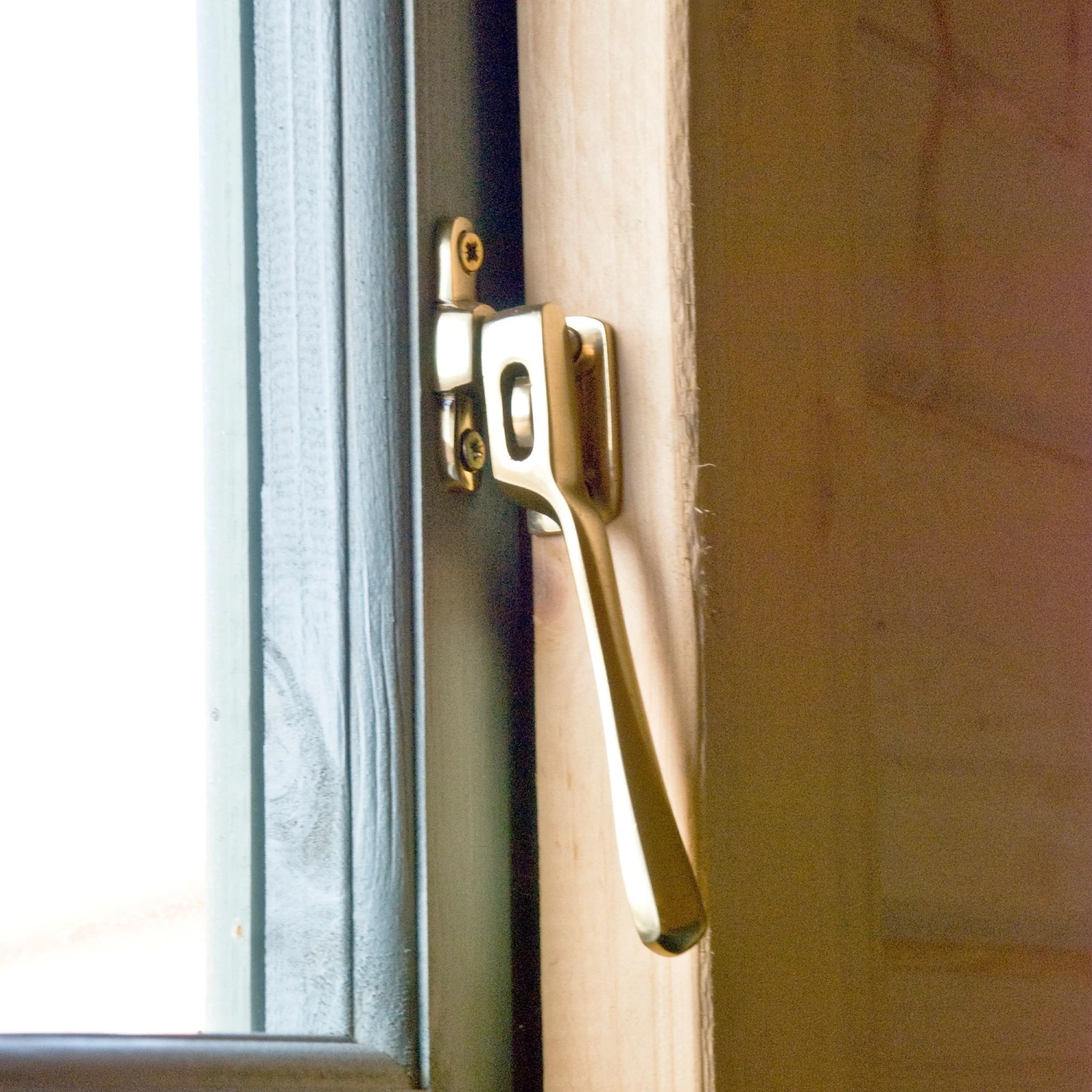 Shire Kingswood 18x20 Glass Apex Tongue & Groove Wooden Cabin - Base Not Included - Image 2